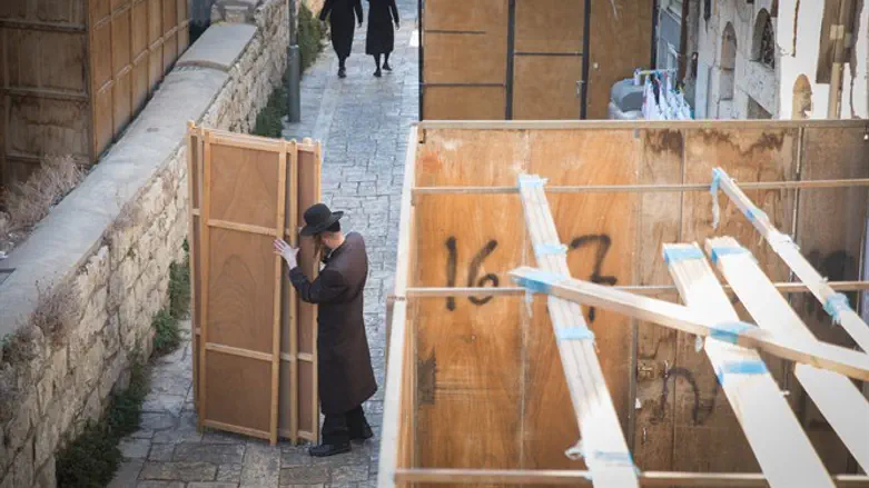 סוכות במאה שערים