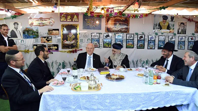 ריבלין בסוכת הרב יוסף