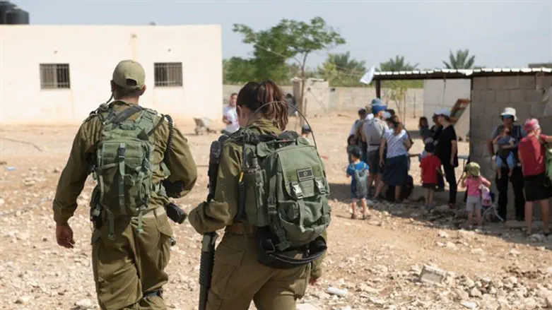 לטייל, לבקר ולהתפלל בבטחה