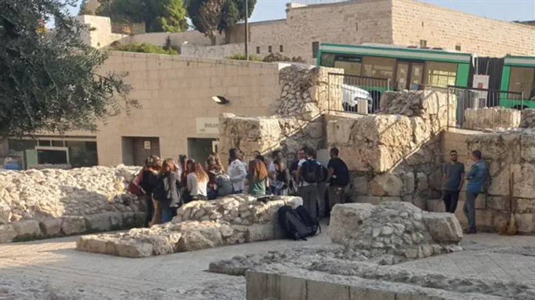 Course participants at Davidson Center