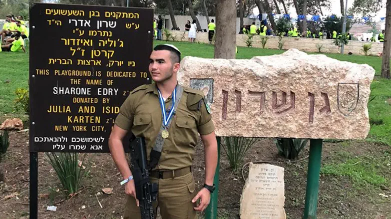 איזי קרטר במושב זנוח, בשבוע שעבר