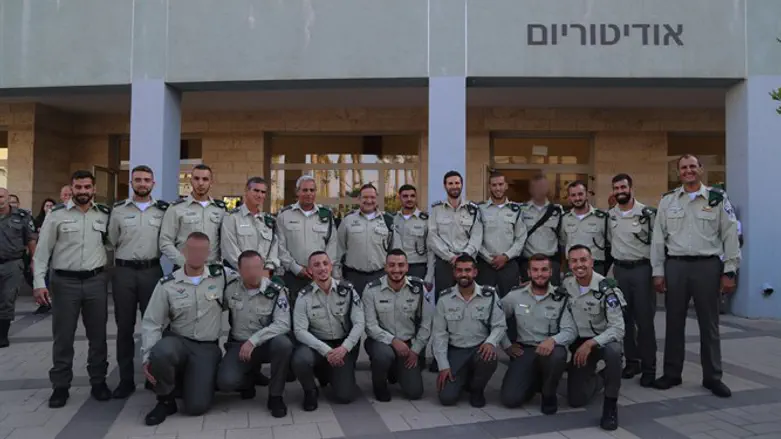 הקצינים הצעירים