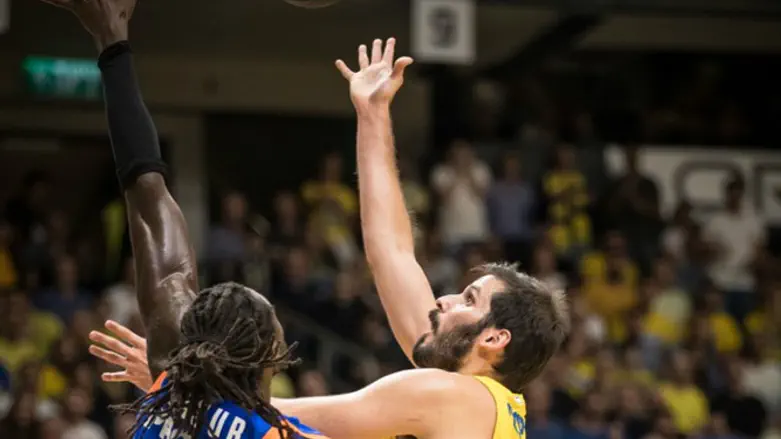 עמרי כספי מול ולנסיה