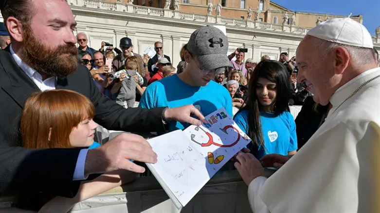 האפיפיור והעסקן
