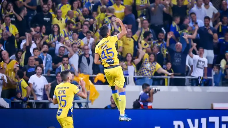 שחקני מכבי חוגגים הערב בבלומפילד