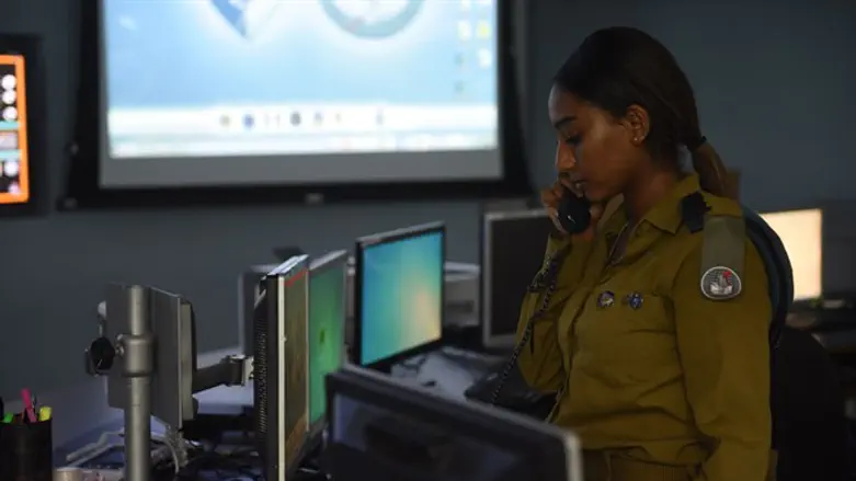 לתכנן, לנהל, לתחזק ולתפעל את רשת המחשבים