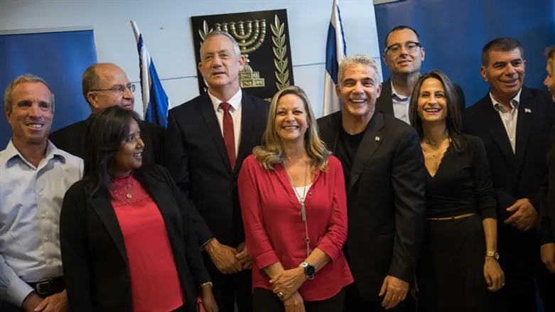 בתקופת 28 הימים יהיה קל יותר. גנץ וחברי הסיעה