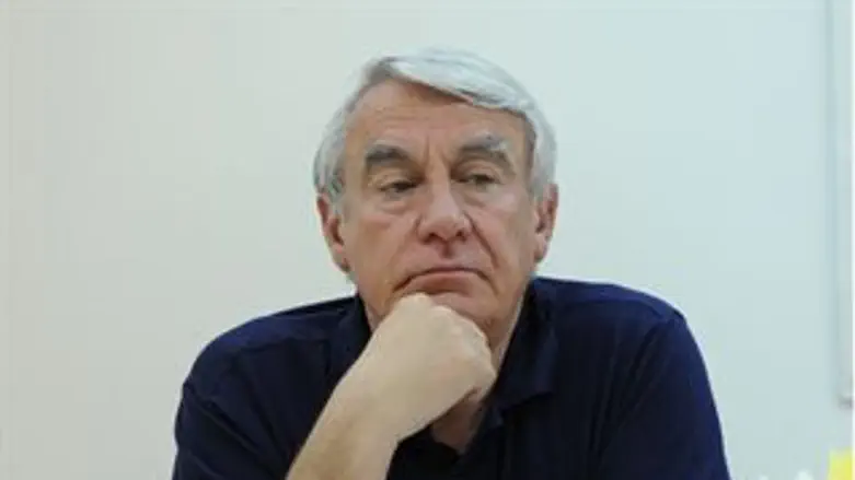 פרופ' גואסגן בנאומו אתמול