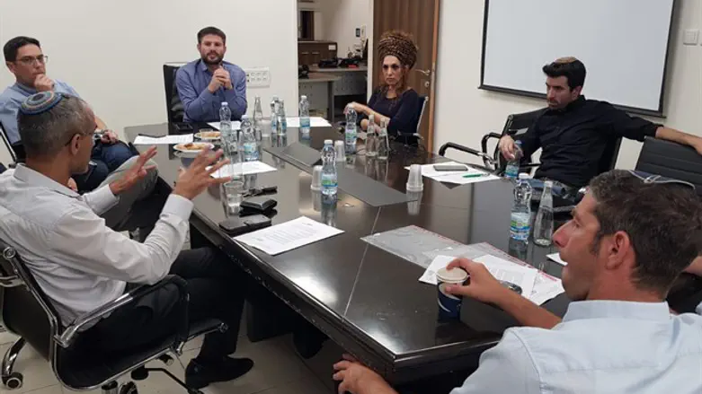 הפגישה בתל אביב