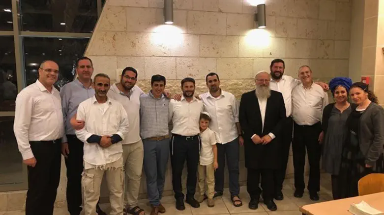 ממלאים מצברים