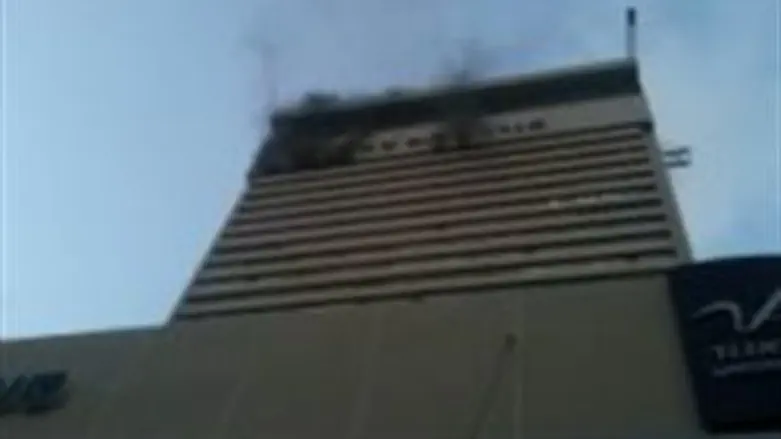 השריפה היום, מבט מלמטה