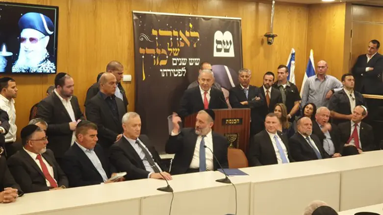 Церемония памяти раввина Овадьи Йосефа