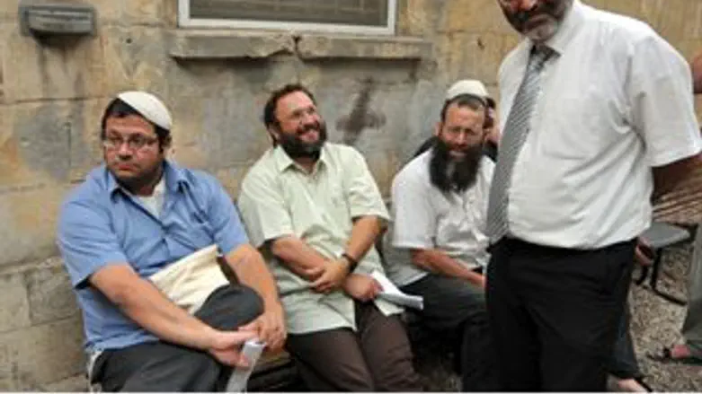 "החבורה של בן ארי ומרזל"