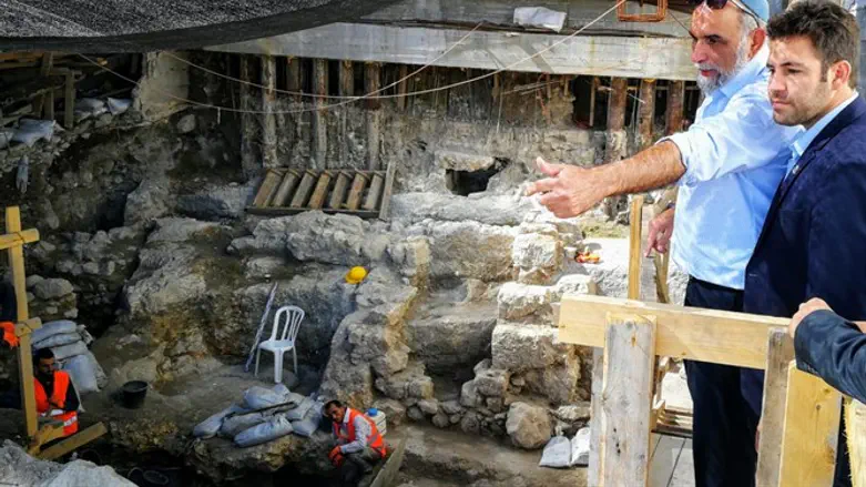 ברקוביץ' ובן ארי בסיור בעיר העתיקה