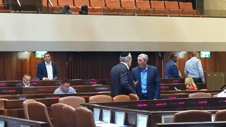 אשר ופרץ במליאה