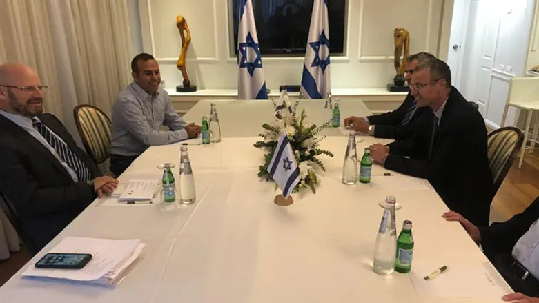 Переговоры между "Ликудом" и "Кахоль Лаван". Иллюстрация