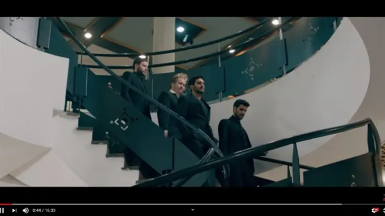 שחקנים מהשורה הראשונה הגיעו לצלם. צילומי 'אול אין'