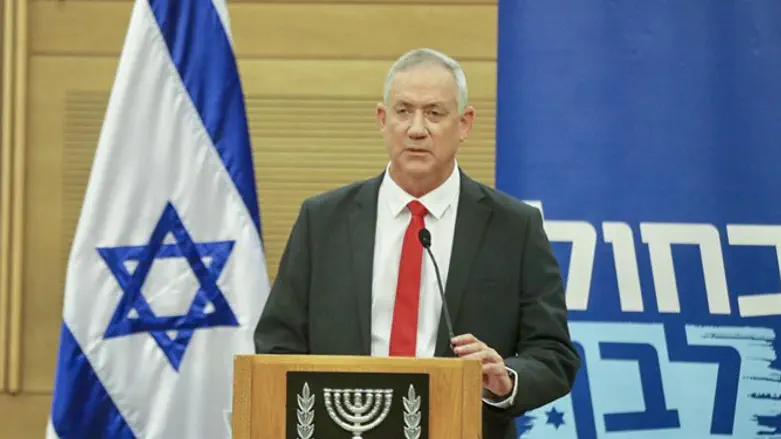 Gantz at political rally