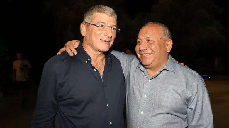 גדי איזנקוט ואליעזר שקדי באירוע