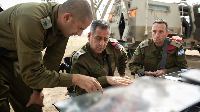 IDF chief of staff Aviv Kochavi at Gaza front (archive)