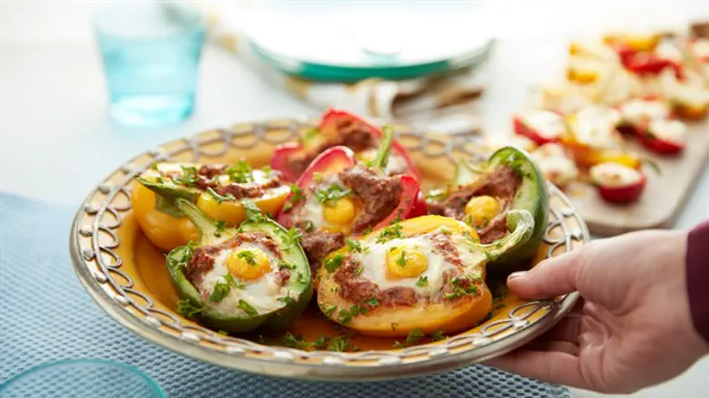 פלפלים ממולאים בצבעים