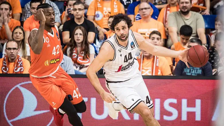 תיאודוסיץ' הערב. לא סתם כולן רצו אותו