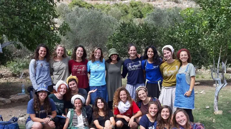 בנות השירות של אשכולות