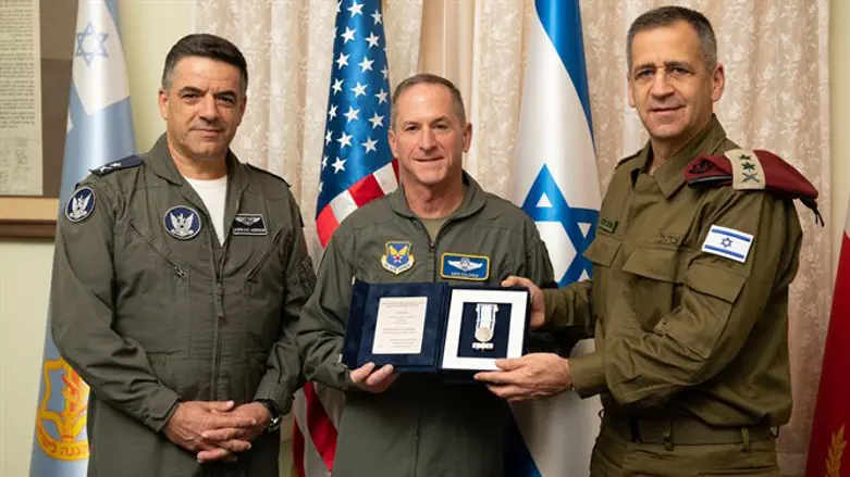 כוכבי, גולדפיין ונורקין