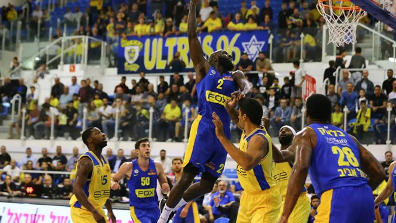 אייסי הערב. גבוה מעל כולם