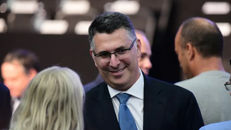 Гидеон Саар