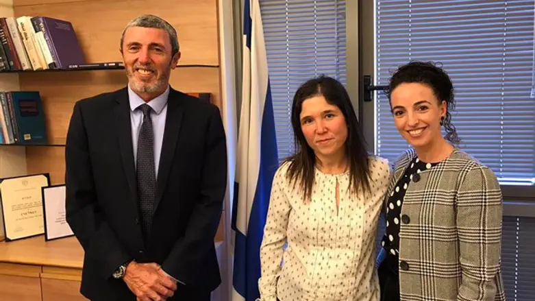 סילמן, בן עמי ופרץ