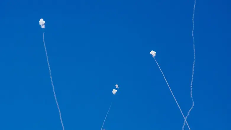 דור שלם תחת אש. יירוט טילים מעזה