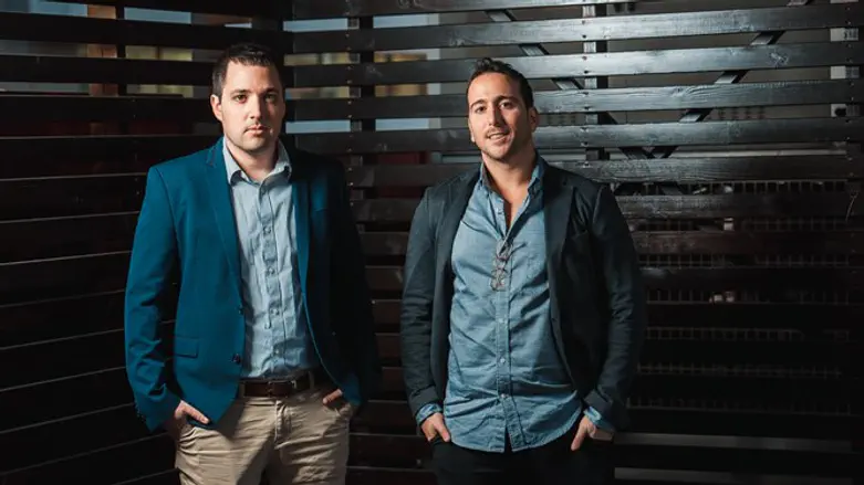 מימין: שגיא גידלי ועמית ברקת