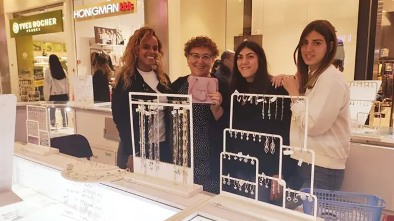 פרץ עם נציגות ''מנגוליה''