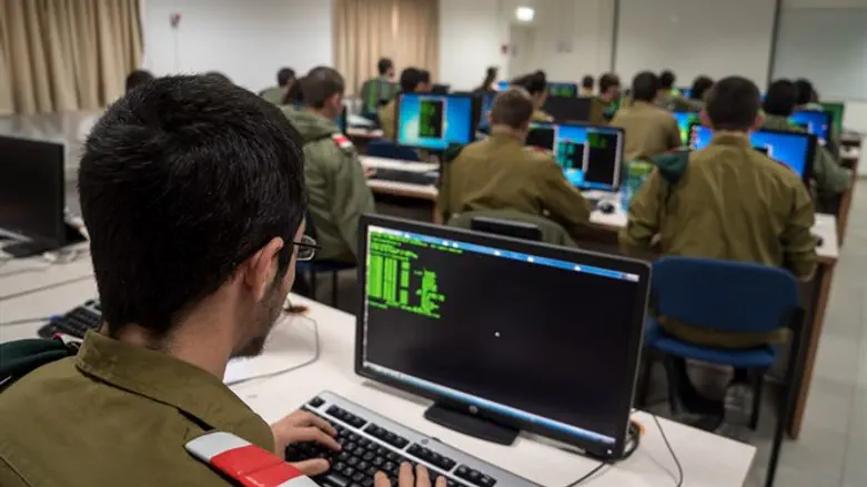 Soldier from Unit 8200 (archive image)