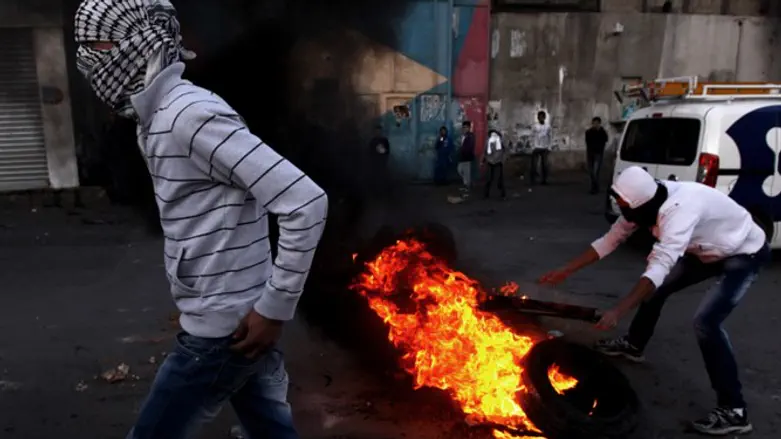 Арабские беспорядки. Иллюстрация