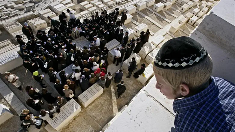 Memorial ceremony marking one year since death of Rabbi and Rivka Holtzberg
