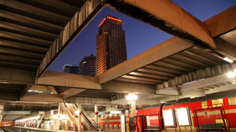 Tel Aviv train station (illustrative)