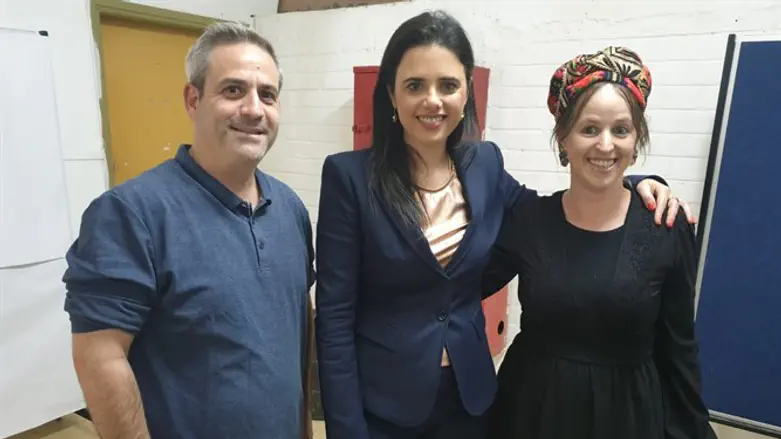 איילת שקד באולפנית