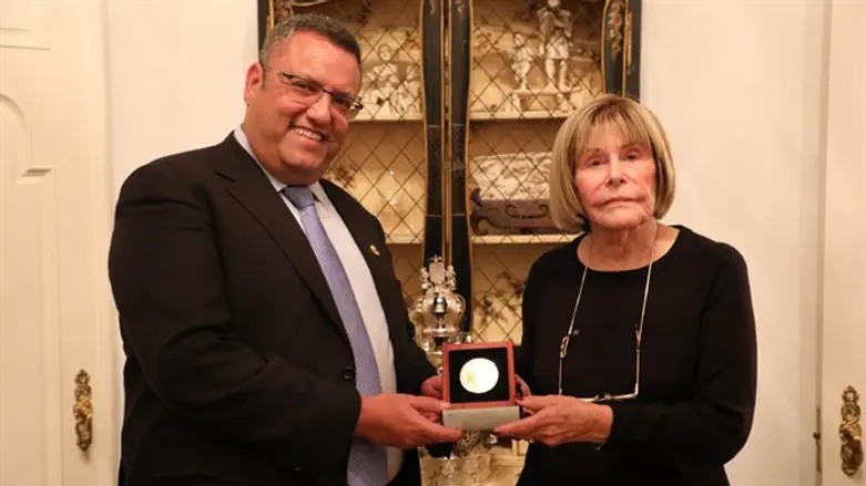 Moshe Leon and Cherna Moscowitz