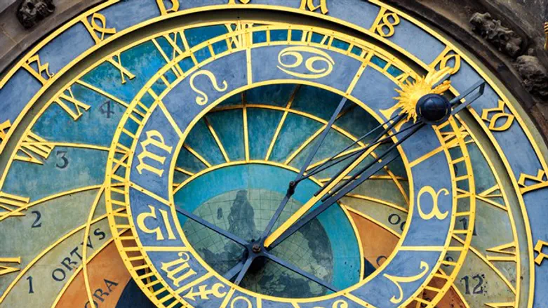 רגע, אז מה בדיוק השעה?