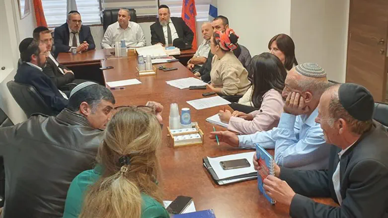 דואגים לתושבים