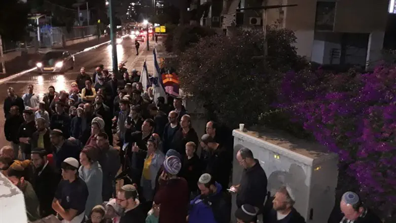 תושבי לוד מוחים על תקיפת הרב