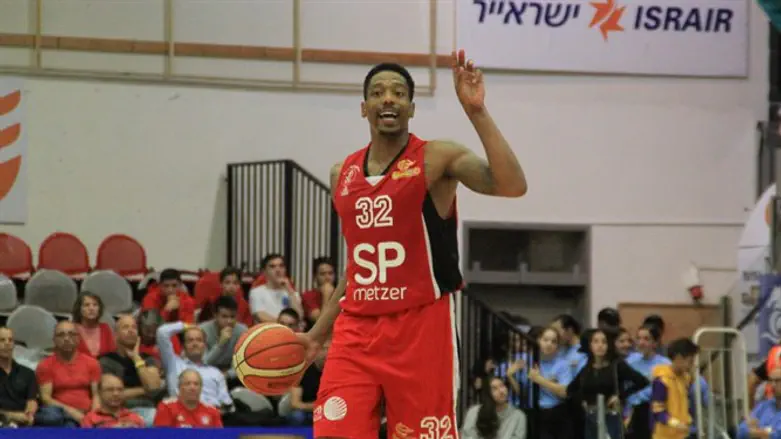 לנזל סמית'. סחף את האדומים לניצחון חוץ