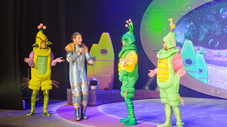 הפכו כבר למסורת מגזרית. הרפתקה בחלל