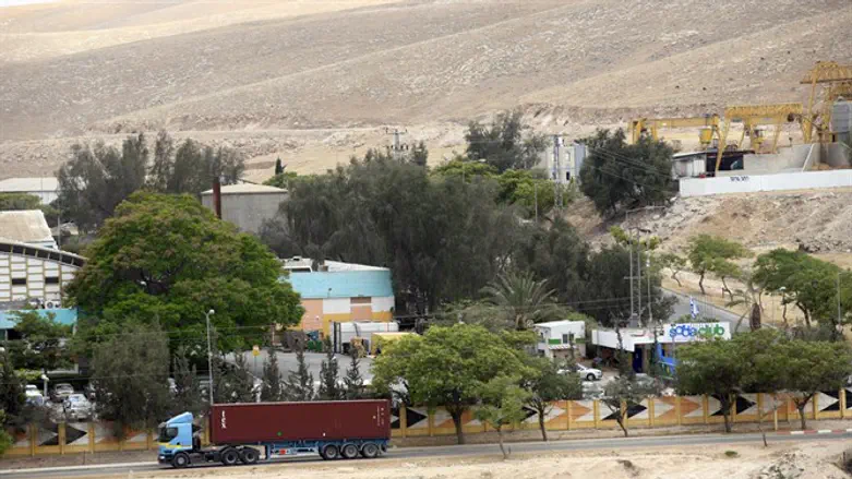 א.ת מישור אדומים