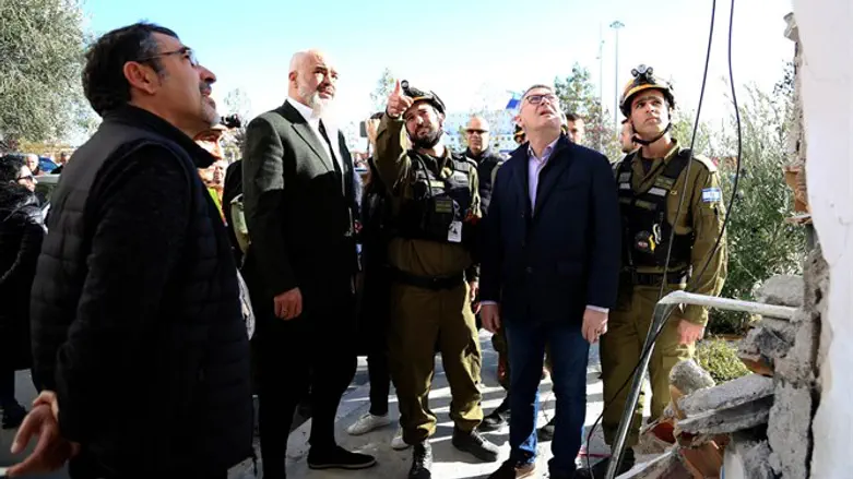 Albanian's prime minister meets with IDF team in affected area