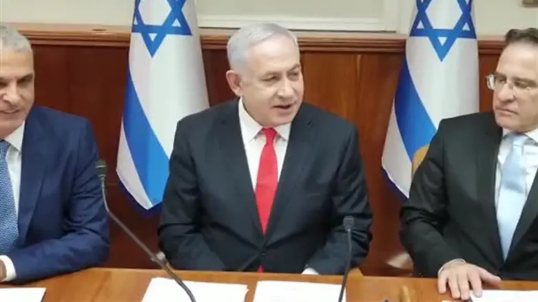 Биньямин Нетаньяху на заседании правительства