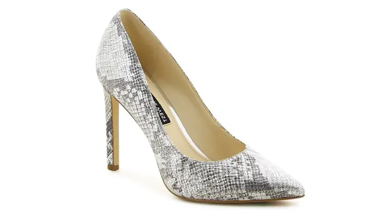 נעל בהדפס מנוחש מקולקצית החורף של NINE WEST