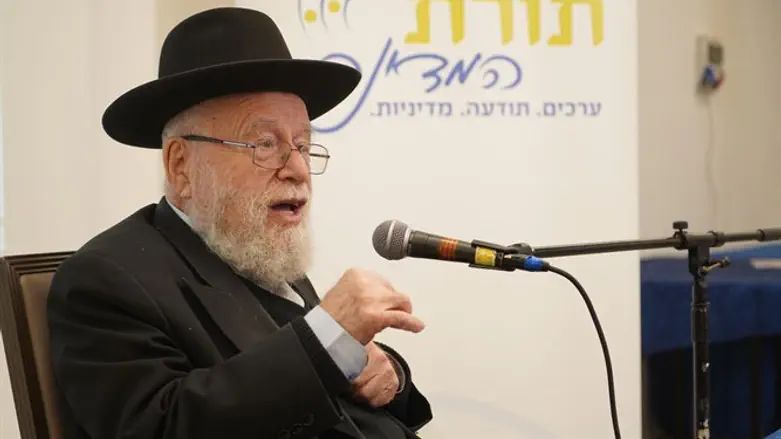 הרב דב ליאור  